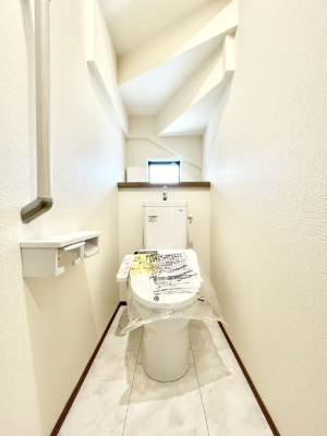 �g�C���@�g�C����1�K��2�K���ꂼ��ɔz�u����Ă��ĂƂĂ��֗��ł��B 