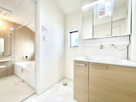 ���̑��@�������̂�����K��Ԃł��B�����̐g�x�x���C�����ǂ����g�������܂��B 