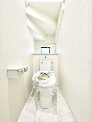 �g�C���@�g�C����1�K��2�K���ꂼ��ɔz�u����Ă��ĂƂĂ��֗��ł��B 