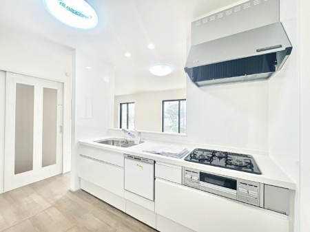 �L�b�`���@�J�E���^�[�z���ɂ��b�������Ȃ��疈���̂������������Ɗy����