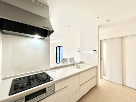 �L�b�`���@���������Ȃ���ł����Ƒ��Ƃ̉�b���y���߂�ΖʃL�b�`��