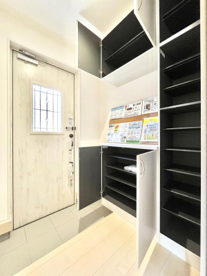 ���̑����ρ@�����Ղ���[�ł���V���[�Y�{�b�N�X�ŉƑ��S���̌C���A���ւ�������B  