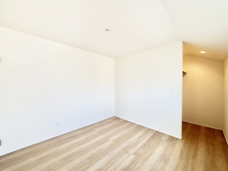 �Q���@�E�H�[�N�C���N���[�[�b�g�����邨�����B�G�߂��Ƃ̓���ւ����s�v�ŕ֗��ł��I