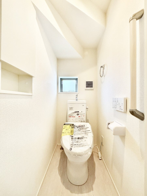 �g�C���@�g�C����1�K��2�K���ꂼ��ɔz�u����Ă��ĂƂĂ��֗��ł��B 