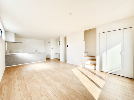 ���̑����ρ@���r���O�K�i�A������؂ȉƑ��ƃR�~���j�P�[�V�������Ƃ��Ƒ��v���̊Ԏ��