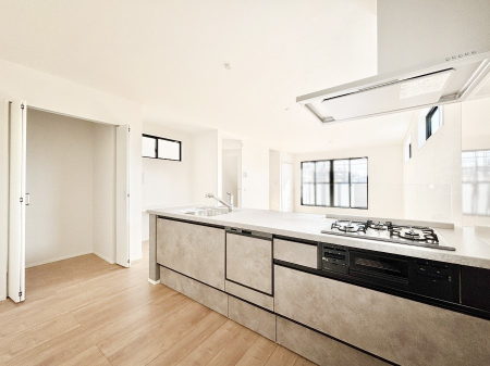 �L�b�`���@�J�E���^�[�z���Ɋy����������ׂ�B�����̂������������Ɣ��������Ȃ肻���ł��ˁB   