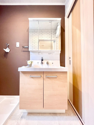 ʑEʏ@邢ʏ͖̐gxxyłႢłB