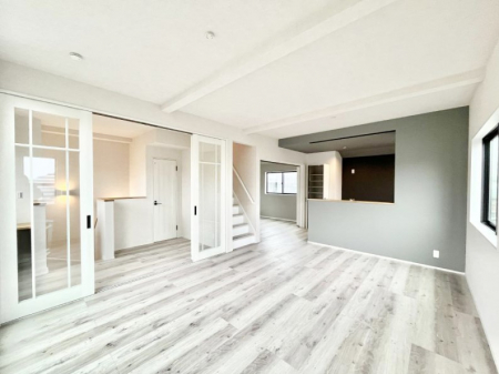 ���r���O�@�Ƒ��c���̎��Ԃ����������Ȃ��났�̃��r���O�_�C�j���O�B