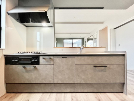 �L�b�`���@���r���O�����n����l�C�̃J�E���^�[�L�b�`���B �Ƒ��������Ȃ���Ǝ������邱�Ƃ��ł��܂��B