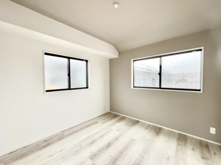 �Q���@�A�N�Z���g�N���X���������S�̂𖾂邢��ۂɂ��Ă���܂�  