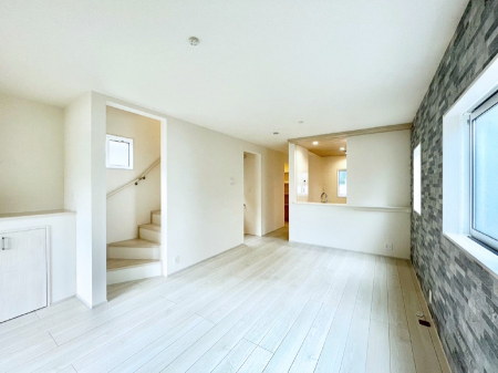 ���r���O�@�����u�������܁v�u��������v�Ƒ��Ƃ̃R�~���j�P�[�V�������[�܂郊�r���O�C���K�i�B 