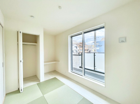 ���̑����ρ@���r���O�Ɨׂ荇���Ă���a���B�ق��ƈꑧ�ł���a�̋�Ԃł��B