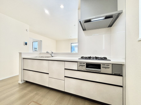 �L�b�`���@���������Ȃ���ł����Ƒ��Ƃ̉�b���y���߂�ΖʃL�b�`���@