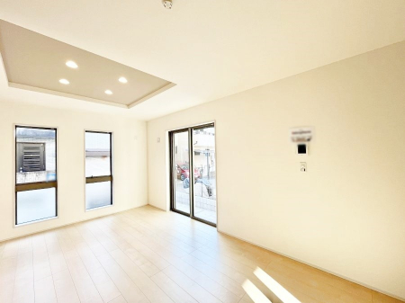 ���r���O�@���邢�z���������A�����̕��͋C�ɖ�������郊�r���O�E�_�C�j���O�B