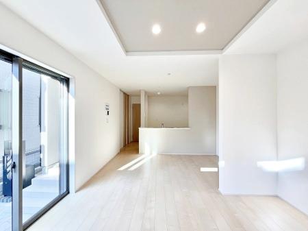 ���̑����ρ@�Ƒ��̏Ί炪���R�Ɛ��܂�Ă���A����ȕ��͋C�̃_�C�j���O�Ɏd�オ���Ă��܂��B