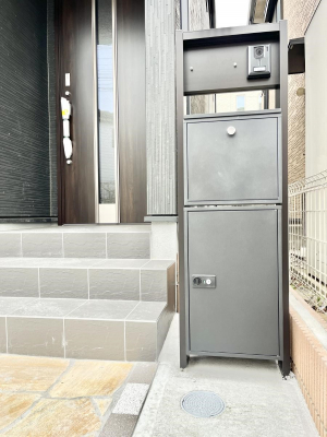 ���̑��@�\�D�E�C���^�[�z���E�|�X�g�E��z�a�n�w���ЂƂɏW��B�G���g�����X�ɂȂ��ރV���v���f�U�C���B