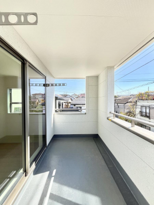 �o���R�j�[�@�C���i�[�o���R�j�[�Ȃ̂ŉJ�ł����󕨂����������o���āA���ʂ�������̂Ŋ������ǂ��A�������X�y�[�X�Ƃ��ďd�󂵂܂��B 