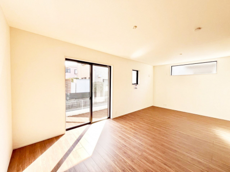 ���r���O�@�傫�ȑ����炽���Ղ�̗z���ƕ����������郊�r���O