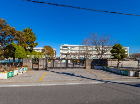 ���ӊ��@���w�Z 690m �O���s����쏬�w�Z