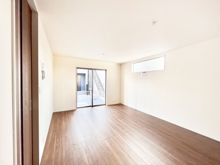 ���r���O�@�Ƒ��c���̎��Ԃ����������Ȃ��났�̃��r���O�_�C�j���O�B   