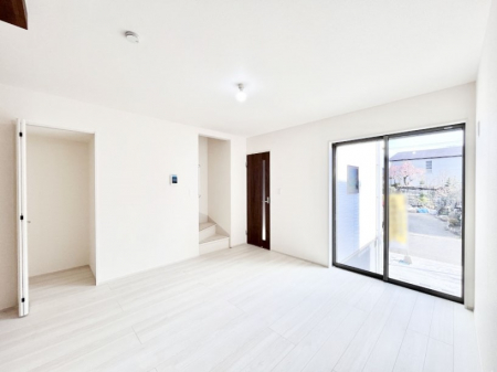 ���r���O�@���邢�z���������A�����̕��͋C�ɖ�������郊�r���O�_�C�j���O