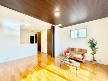 ���r���O�@�Ƒ��c���̎��Ԃ����������Ȃ��났�̃��r���O�_�C�j���O�B