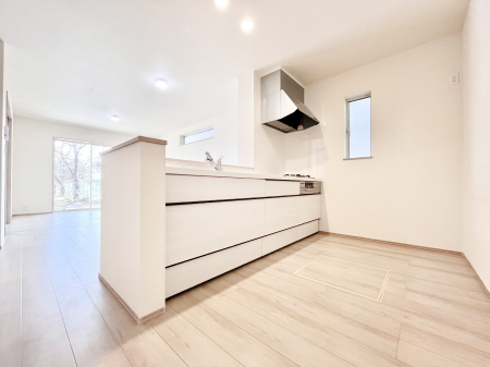 �L�b�`���@���������Ȃ���ł����Ƒ��Ƃ̉�b���y���߂�ΖʃL�b�`��