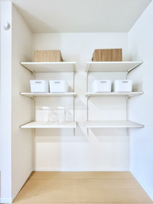 ���̑����ρ@�L�b�`���ɂ̓p���g���[�I�H�ނ̃X�g�b�N�͂������A���p�i�̎��[�Ȃǎg�����͂��낢��I