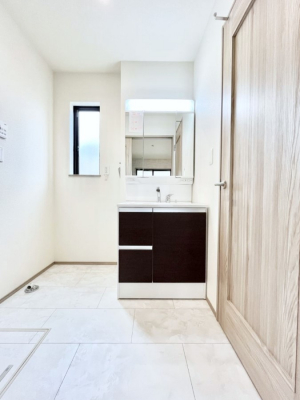 ���ʑ�E���ʏ��@���������Ă���̂Ŏ��C�̑����ꏊ�ł����C���ł����K�ł��B�����̐g�x�x���C�����ǂ��s���܂��ˁB