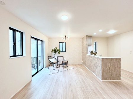 ���̑����ρ@�Ƒ��̏Ί炪���R�Ɛ��܂�Ă���A����ȕ��͋C�̃_�C�j���O�Ɏd�オ���Ă��܂� 