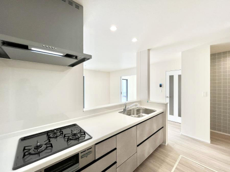 �L�b�`���@���������Ȃ���ł����Ƒ��Ƃ̉�b���y���߂�ΖʃL�b�`��