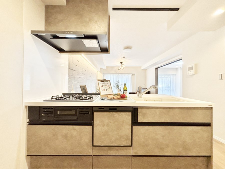 �L�b�`���@�������������I�ɁA�y�����I�V�X�e���L�b�`��