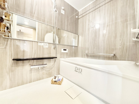 �����@����̔�������Ă���閾�邢�������̂���o�X���[��