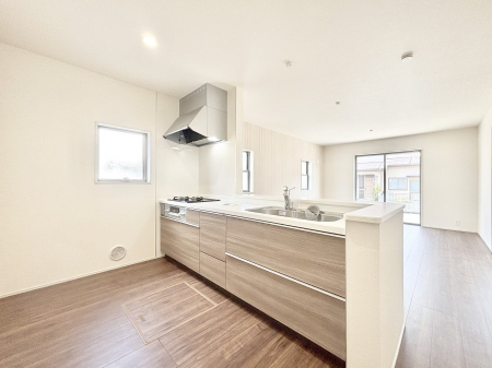 �L�b�`���@�u�₩�ȕ����ʂ蔲����L�b�`���B��������̂Ŗ��邭���C�ɂ��𗧂��܂��B