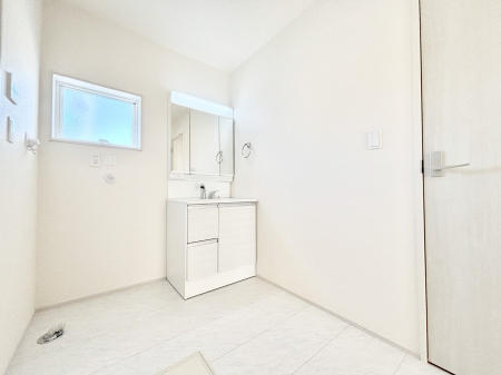 ���̑��@�L�X�Ƃ�Ƃ�̂��郉���h���[�X�y�[�X�B  