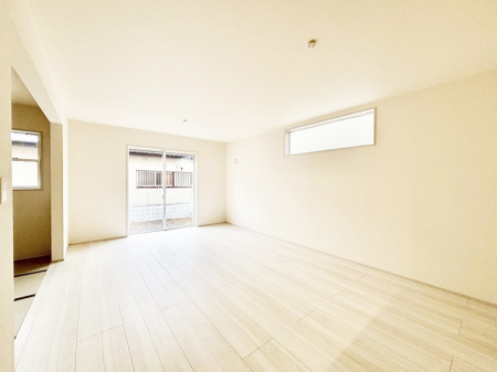 ���r���O�@�傫�ȑ����炽���Ղ�̗z���ƕ����������郊�r���O