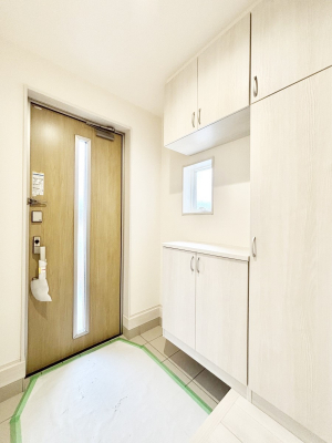 ���ց@���ʔ��͂��Ƒ��̎ʐ^��G�߂̃C���e���A�ŏ���I�Ƃ��ĉ��o�ł��܂�