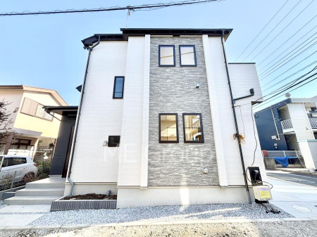 ���n�O�ώʐ^�@�������ꂽ�O�ρA�㎿�ȏZ��Ԃ��L���鎺���͉i�����S���ĉ߂�����Z���ł��B 