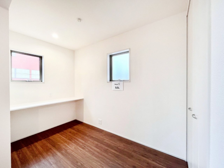 �q�������@�q�ǂ������ɂ҂�����̖��邢��ԁB�֗��ȃJ�E���^�[�t���B