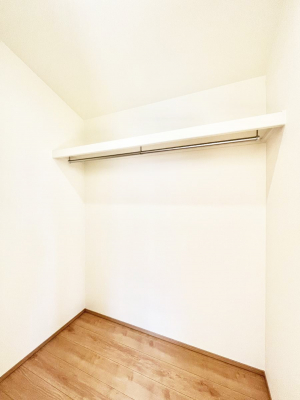 ���̑��@�ߗނ��n���K�[�Ɋ|�����܂܎��[�ł���WIC�B�ߗނ̐������ڂ����₷���ĕ֗��ł��I