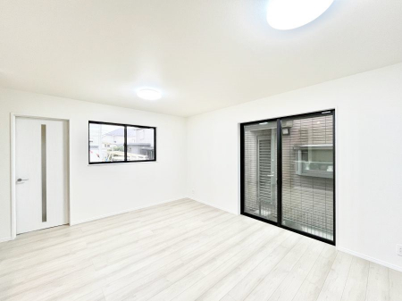 ���r���O�@�傫�ȑ����炽���Ղ�̗z���ƕ����������郊�r���O