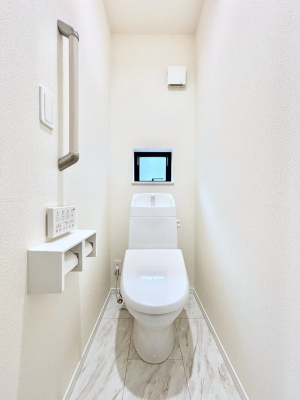 �g�C���@�g�C����1�K��2�K���ꂼ��ɔz�u����Ă��ĂƂĂ��֗��ł��B 