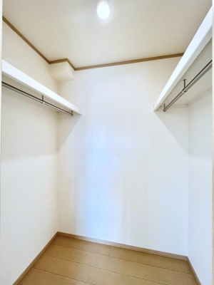 ̑@EH[NCN[[bgtŐԂLpł܂B