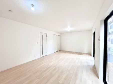 ���r���O�@�������������͋C�̂k�c�j�͉Ƒ��݂�Ȃ̉��K���  