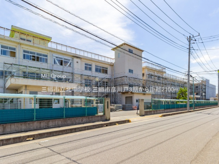 ���ӊ��@���w�Z 2100m �O���s���k���w�Z