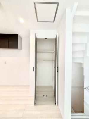 ̑ρ@rO[BɎ[ƕW܂LDKXbLЕtłˁB  