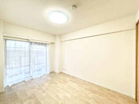 ���̑����ρ@�o���R�j�[���J�������v���X���Ă����m��  