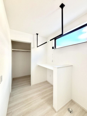 ���̑����ρ@�����h���[���[���B�~�J��ԕ��̎����ɑ劈�􂵂܂��B    