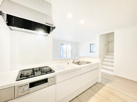 �L�b�`���@�J�E���^�[�z���ɂ��b�������Ȃ��疈���̂������������Ɗy����