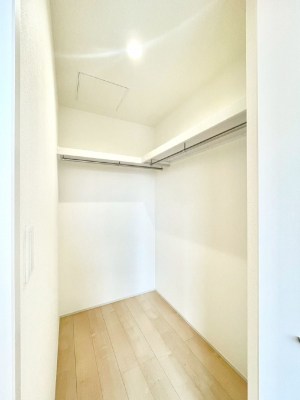 ̑@EH[NCN[[bgtŐԂLpł܂B